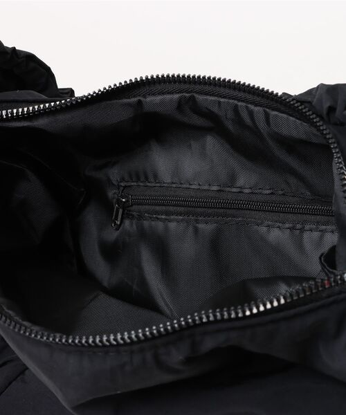 ammy.(エイミードット)の「【 ammy. / エイミードット 】 シャーリング ギャザー ナイロン ショルダーバッグ(ショルダーバッグ・レディース・アイボリー/ブラック・FREE)」の8枚目の写真