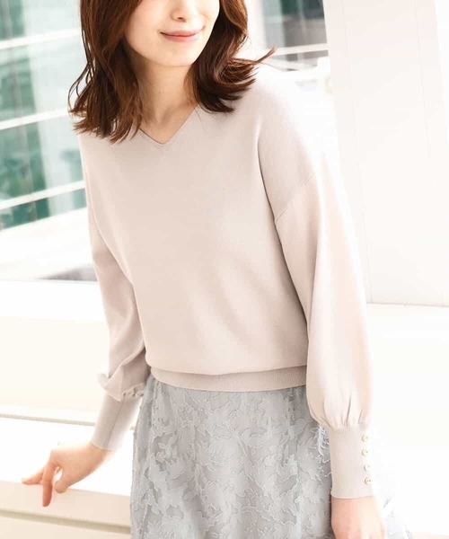 OFUON le MK（オフオンルエムケー）の「【3シーズン対応】ハイゲージVネックニット/接触冷感/洗える/WEB限定サイズあり（ニット/セーター・レディース・グリーン系その他/ネイビー/ライトグレー/レッド系その他・36/38/40）」の2枚目の写真