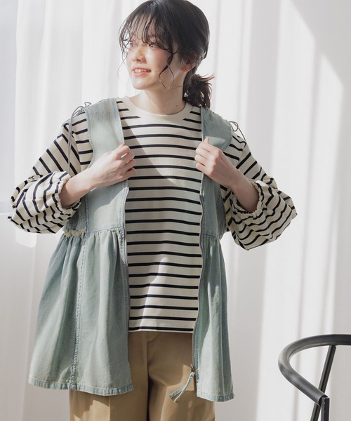 niko and...(ニコアンド)の「ツイストスリーブデザインプルオーバー(Tシャツ/カットソー・レディース・レッド/ブラック/オフホワイト・MEDIUM/LARGE)」の7枚目の写真