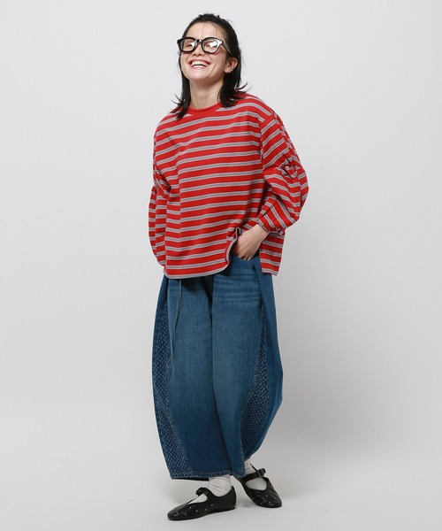 niko and...(ニコアンド)の「ツイストスリーブデザインプルオーバー(Tシャツ/カットソー・レディース・レッド/ブラック/オフホワイト・MEDIUM/LARGE)」の16枚目の写真