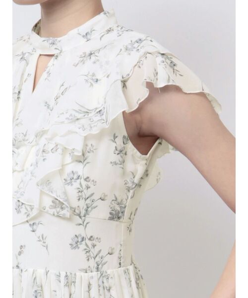 MERCURYDUO(マーキュリーデュオ)の「花柄ラッフルプリーツティアードワンピース(ワンピース・レディース・ベビーピンク/オフホワイト/レッド・X-SMALL/SMALL/MEDIUM)」の14枚目の写真