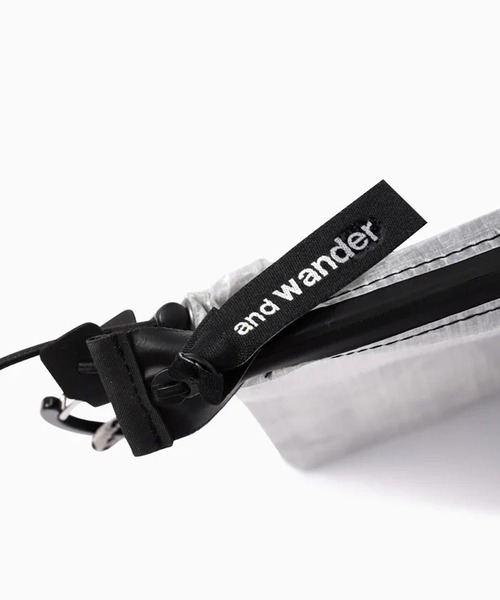 and wander（アンドワンダー）の「and wander/アンドワンダー UL sacoche サコッシュ 2026新作　再入荷（ショルダーバッグ・メンズ・チャコールグレー/グレー・FREE）」の10枚目の写真