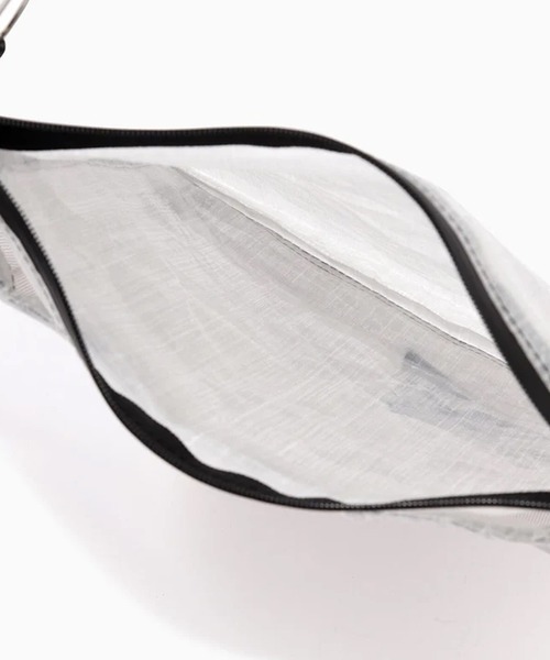 and wander（アンドワンダー）の「and wander/アンドワンダー UL sacoche サコッシュ 2026新作　再入荷（ショルダーバッグ・メンズ・チャコールグレー/グレー・FREE）」の11枚目の写真