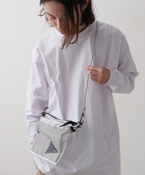 and wander（アンドワンダー）の「and wander/アンドワンダー UL sacoche サコッシュ 2026新作　再入荷（ショルダーバッグ・メンズ・チャコールグレー/グレー・FREE）」の7枚目の写真