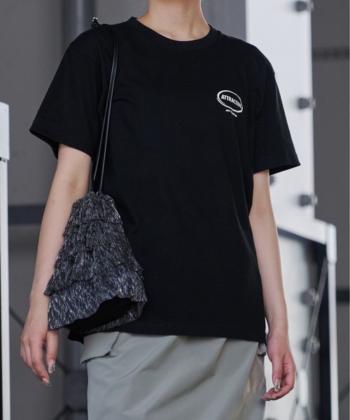 MODISH GAZE(モディシュガゼ)の「スモーキングガール SIT BACK AND RELAX半袖Tシャツ(Tシャツ/カットソー・メンズ・ブラック/ネイビー/ネイビー×ホワイト/ホワイト・X-LARGE/LARGE/MEDIUM)」の10枚目の写真