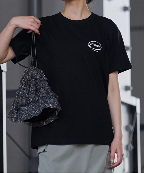 MODISH GAZE(モディシュガゼ)の「スモーキングガール SIT BACK AND RELAX半袖Tシャツ(Tシャツ/カットソー・メンズ・ブラック/ネイビー/ネイビー×ホワイト/ホワイト・X-LARGE/LARGE/MEDIUM)」の11枚目の写真