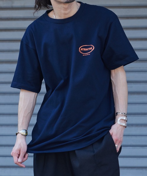 MODISH GAZE(モディシュガゼ)の「スモーキングガール SIT BACK AND RELAX半袖Tシャツ(Tシャツ/カットソー・メンズ・ブラック/ネイビー/ネイビー×ホワイト/ホワイト・X-LARGE/LARGE/MEDIUM)」の14枚目の写真