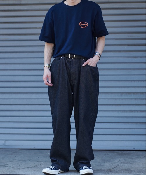 MODISH GAZE(モディシュガゼ)の「スモーキングガール SIT BACK AND RELAX半袖Tシャツ(Tシャツ/カットソー・メンズ・ブラック/ネイビー/ネイビー×ホワイト/ホワイト・X-LARGE/LARGE/MEDIUM)」の17枚目の写真