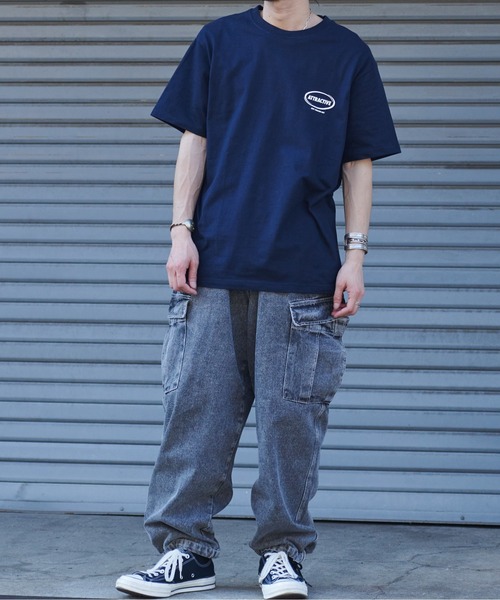 MODISH GAZE(モディシュガゼ)の「スモーキングガール SIT BACK AND RELAX半袖Tシャツ(Tシャツ/カットソー・メンズ・ブラック/ネイビー/ネイビー×ホワイト/ホワイト・X-LARGE/LARGE/MEDIUM)」の21枚目の写真