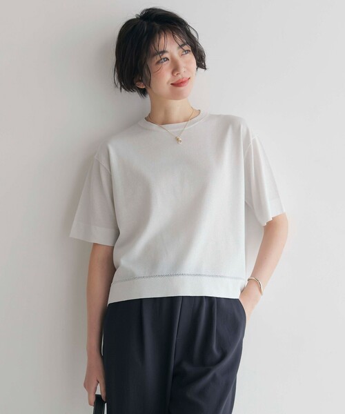 J.PRESS(ジェイプレス)の「【洗える・抗菌防臭】LUREX ラメ ニットT(ニット/セーター・レディース・ライトグレー系/ベージュ系/ダークブラウン系・MEDIUM/LARGE)」の2枚目の写真