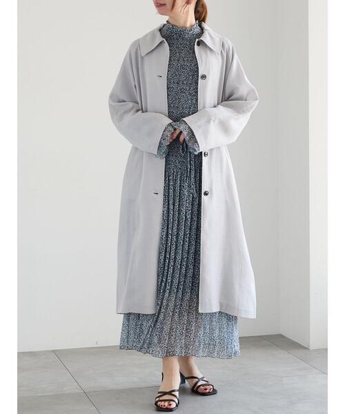 Te chichi(テチチ)の「【宮本茉由着用】小花柄プリーツワンピース(ワンピース・レディース・ネイビー/グレー・F)」の5枚目の写真