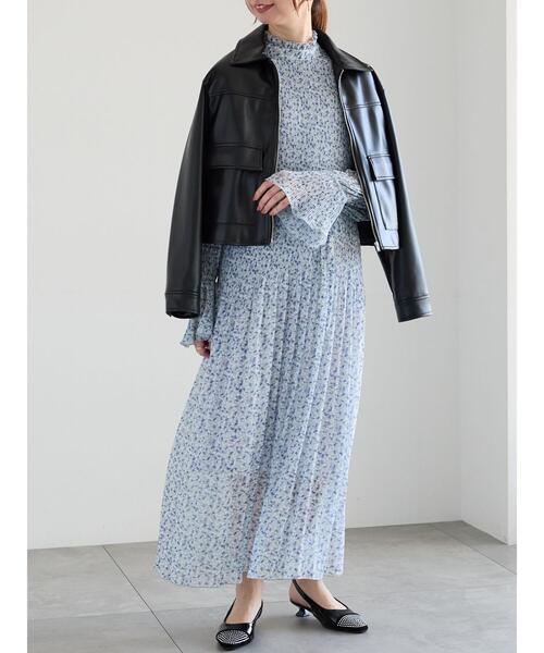 Te chichi(テチチ)の「【宮本茉由着用】小花柄プリーツワンピース(ワンピース・レディース・ネイビー/グレー・F)」の7枚目の写真