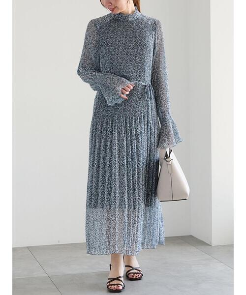 Te chichi(テチチ)の「【宮本茉由着用】小花柄プリーツワンピース(ワンピース・レディース・ネイビー/グレー・F)」の10枚目の写真