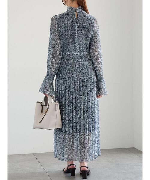 Te chichi(テチチ)の「【宮本茉由着用】小花柄プリーツワンピース(ワンピース・レディース・ネイビー/グレー・F)」の12枚目の写真