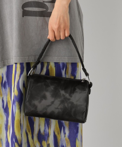 LEPSIM(レプシィム)の「タイダイハンドバッグ 322109(ハンドバッグ・レディース・ブラック/チャコールグレー・ONE SIZE)」の3枚目の写真