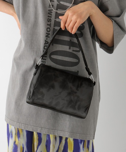 LEPSIM(レプシィム)の「タイダイハンドバッグ 322109(ハンドバッグ・レディース・ブラック/チャコールグレー・ONE SIZE)」の4枚目の写真