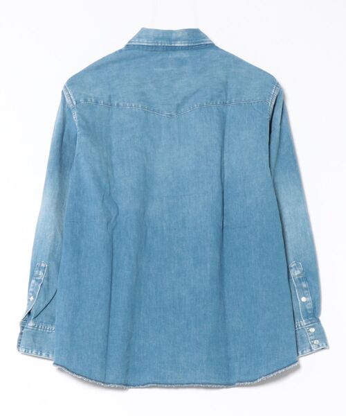 BLUE BLUE（ブルーブルー）の「ライトデニム ユーズド ウエスタンシャツ ウイメンズ（シャツ/ブラウス・レディース・ブルー・SMALL/MEDIUM）」の2枚目の写真