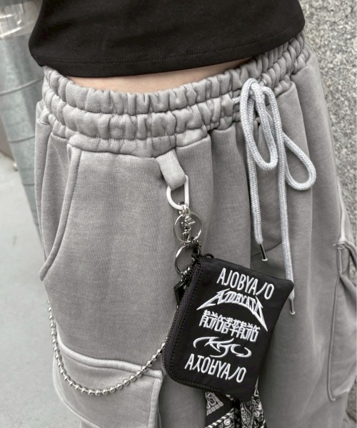 Never mind the XU / Chikashitsu+（ネバーマインド ザ エックスユー / チカシツプラス）の「【nmtc+】oversized pigment sweat cargo pants / 【エヌエムティーシープラス】オーバーサイズピグメントスウェットカーゴパンツ（スウェットパンツ・メンズ・チャコール/グレー・ONE SIZE）」の13枚目の写真