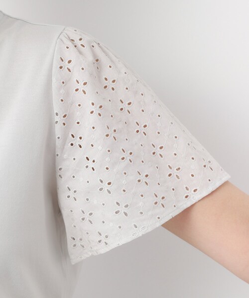 LAURA ASHLEY（ローラアシュレイ）の「【洗える／コットン100％/日本製／袖レース】デザインTシャツ（Tシャツ/カットソー・レディース・ネイビー系6/ライトグレー/オフホワイト・40/38）」の10枚目の写真