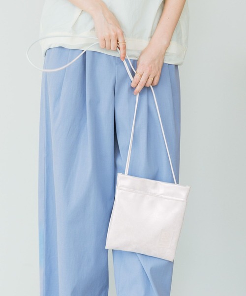studio CLIP(スタディオクリップ)の「キラキラワンマイルショルダーバッグ(ショルダーバッグ・レディース・オフホワイト/ブラック/その他2/その他1・FREE)」の2枚目の写真