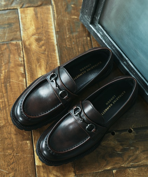 KATHARINE HAMNETT LONDON (キャサリンハムネットロンドン)の「KATHARINE HAMNETT LONDON/キャサリンハムネットロンドン <職人の技術が光る> モカステッチ ビットローファー(34034)(ローファー・メンズ・ダークブラウン/ブラック・24.5cm/25.0cm/25.5cm/26.0cm/26.5cm/27.0cm)」の1枚目の写真