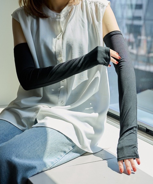 COLONY 2139（コロニートゥーワンスリーナイン）の「UV&冷感アームカバー50cm（アームカバー・レディース・ネイビー/ブラック・FREE）」の8枚目の写真