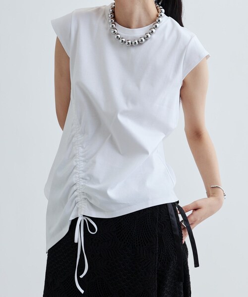 GALLEST（ギャレスト）の「イレギュラーシャーリングヘムカットソー（Tシャツ/カットソー・レディース・ホワイト/ブラック/レッド系1・38）」の2枚目の写真