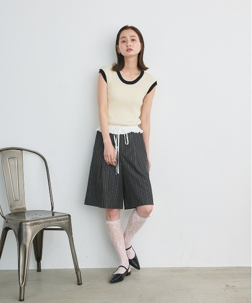ad thie(アドティエ)の「ウエストフリル切替 ストライプ バミューダパンツ(その他パンツ・レディース・ブラック/グレー・FREE)」の3枚目の写真