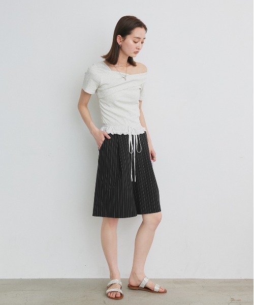 ad thie(アドティエ)の「ウエストフリル切替 ストライプ バミューダパンツ(その他パンツ・レディース・ブラック/グレー・FREE)」の6枚目の写真
