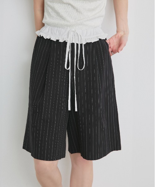 ad thie(アドティエ)の「ウエストフリル切替 ストライプ バミューダパンツ(その他パンツ・レディース・ブラック/グレー・FREE)」の8枚目の写真
