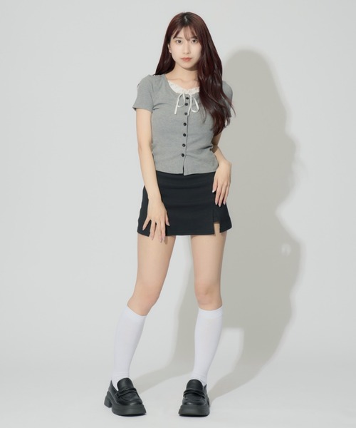 ALLuRing ChaRm(アリュリングチャーム)の「Ruffled Ribbon Cardigan / フリルリボンカーディガン(カーディガン/ボレロ・レディース・ブラック/グレー/ホワイト・FREE)」の7枚目の写真