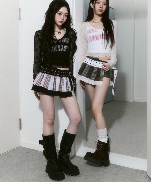 CHERRYQUIRI(チェリーキュリー)の「【CHERRYQUIRI】pleats layered belt / 【チェリーキュリー】プリーツレイヤードベルト(スカート・レディース・ブラック×レッド/ホワイト×カーキブラウン・ONE SIZE)」の1枚目の写真