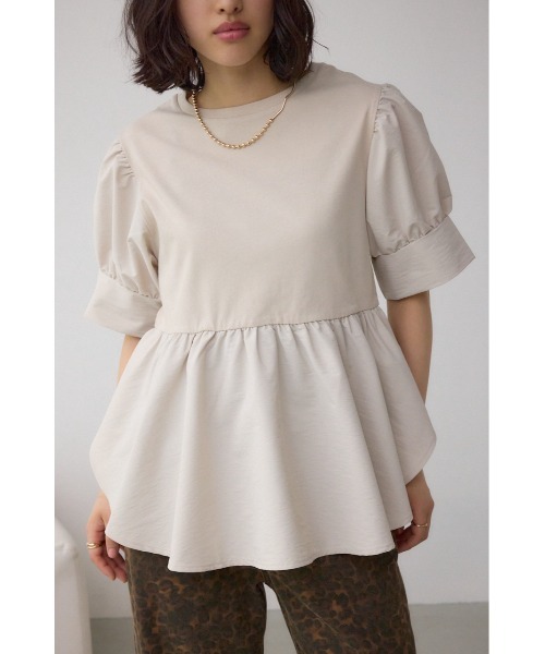 AZUL by moussy（アズールバイマウジー）の「袖カフスペプラムトップス（シャツ/ブラウス・レディース・ライトブルー/ブラック/ライトベージュ/ホワイト・FREE）」の4枚目の写真