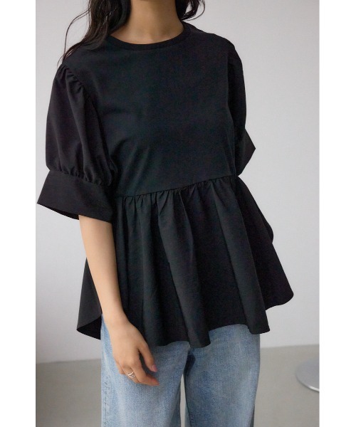 AZUL by moussy（アズールバイマウジー）の「袖カフスペプラムトップス（シャツ/ブラウス・レディース・ライトブルー/ブラック/ライトベージュ/ホワイト・FREE）」の3枚目の写真