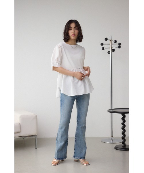 AZUL by moussy（アズールバイマウジー）の「袖カフスペプラムトップス（シャツ/ブラウス・レディース・ライトブルー/ブラック/ライトベージュ/ホワイト・FREE）」の7枚目の写真