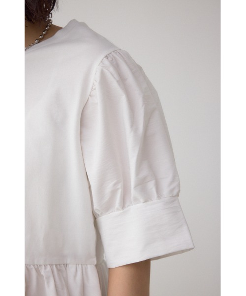 AZUL by moussy（アズールバイマウジー）の「袖カフスペプラムトップス（シャツ/ブラウス・レディース・ライトブルー/ブラック/ライトベージュ/ホワイト・FREE）」の12枚目の写真