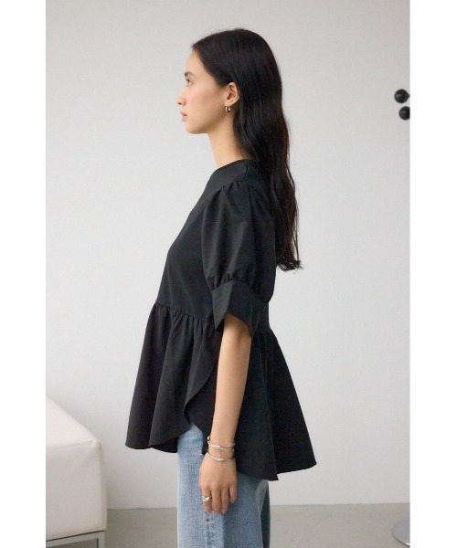 AZUL by moussy（アズールバイマウジー）の「袖カフスペプラムトップス（シャツ/ブラウス・レディース・ライトブルー/ブラック/ライトベージュ/ホワイト・FREE）」の18枚目の写真