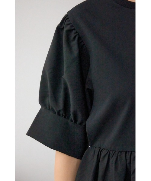 AZUL by moussy（アズールバイマウジー）の「袖カフスペプラムトップス（シャツ/ブラウス・レディース・ライトブルー/ブラック/ライトベージュ/ホワイト・FREE）」の21枚目の写真