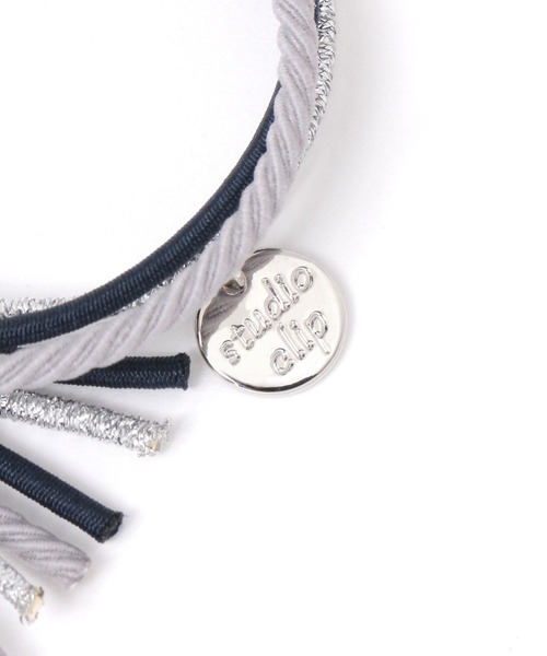 studio CLIP(スタディオクリップ)の「3カラーリボンポニー(ヘアゴム・レディース・ベージュ/ピンク/グレー・FREE)」の4枚目の写真