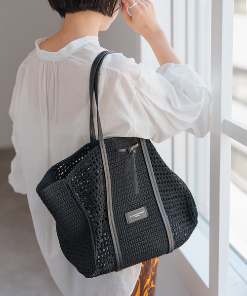 GIANNI CHIARINI(ジャンニ キアリーニ)の「GIANNI CHIARINI / ジャンニ キアリーニ VICTRIA TOTE(トートバッグ・レディース・ベージュ/ブラック・FREE)」の20枚目の写真