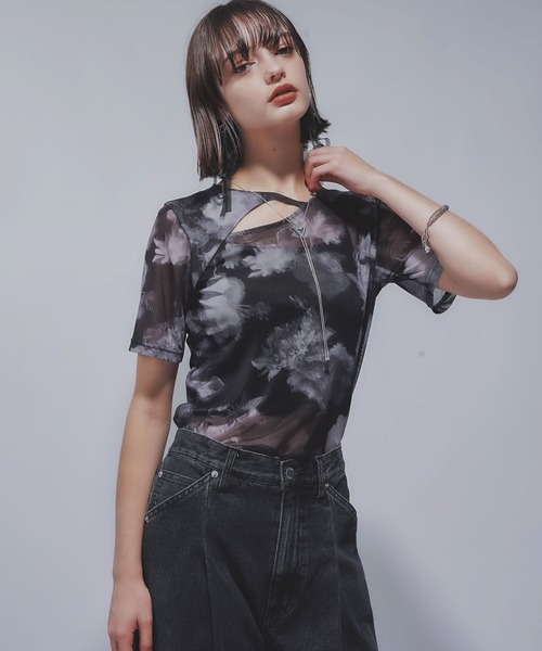 HARE（ハレ）の「BLURRYフラワーガラシアーＴ(HARE)（Tシャツ/カットソー・レディース・ブラック/ブルー・FREE）」の10枚目の写真