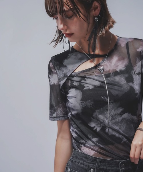 HARE（ハレ）の「BLURRYフラワーガラシアーＴ(HARE)（Tシャツ/カットソー・レディース・ブラック/ブルー・FREE）」の13枚目の写真