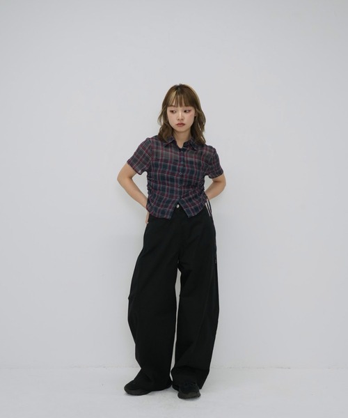 Enewd nina(エニュードニーナ)の「【zozo限定】シアー 半袖 サイドギャザー チェックシャツ(シャツ/ブラウス・レディース・ネイビー/ホワイト・FREE)」の17枚目の写真