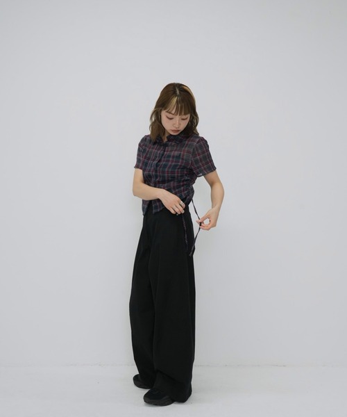 Enewd nina(エニュードニーナ)の「【zozo限定】シアー 半袖 サイドギャザー チェックシャツ(シャツ/ブラウス・レディース・ネイビー/ホワイト・FREE)」の22枚目の写真