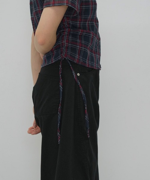Enewd nina(エニュードニーナ)の「【zozo限定】シアー 半袖 サイドギャザー チェックシャツ(シャツ/ブラウス・レディース・ネイビー/ホワイト・FREE)」の5枚目の写真