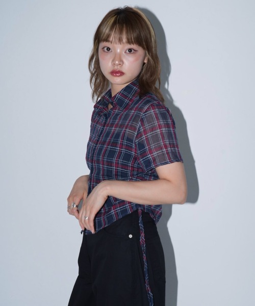 Enewd nina(エニュードニーナ)の「【zozo限定】シアー 半袖 サイドギャザー チェックシャツ(シャツ/ブラウス・レディース・ネイビー/ホワイト・FREE)」の12枚目の写真