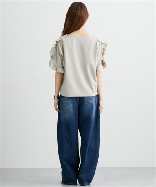 nissen(ニッセン)の「【UVカット/接触冷感/吸汗速乾】袖フリルデザインカットソートップス(Tシャツ/カットソー・レディース・グレイッシュベージュ/ブラック・M/L)」の9枚目の写真