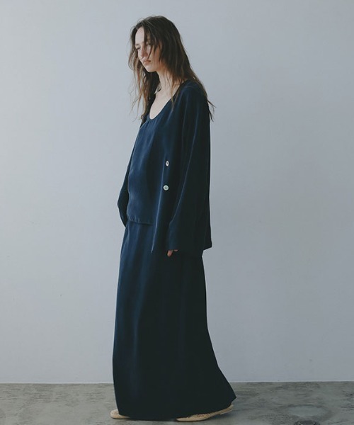 新品タグ付き　ETRE TOKYO キュプラIラインスカート キュプラIラインスカート(S NAVY): ボトムス │ ETRE TOKYO