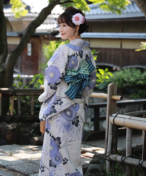 生成り色の地に雪輪や撫子、蜻蛉が舞い飛ぶ涼やかな麻混の浴衣です 楽天市場】浴衣 セット レトロ 高級変わり織り綿麻浴衣3点セット