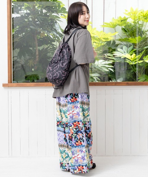 ScoLar（スカラー）の「652449：仲宗根泉(HY)コラボ 2柄展開折り畳みリュック（バックパック/リュック・レディース・ピンク/ブラック・FREE）」の8枚目の写真